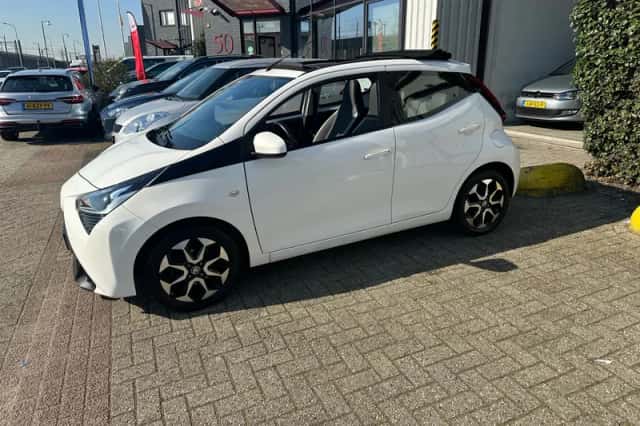 Toyota Aygo (2021) thumbnail 5