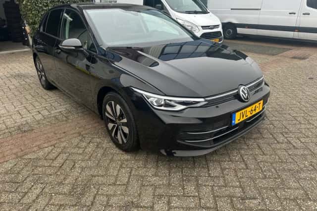 Volkswagen Golf (2025) thumbnail 3