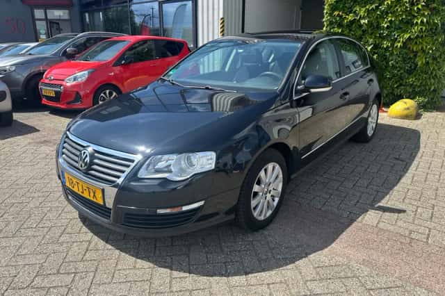 Volkswagen Passat (2006) thumbnail 1