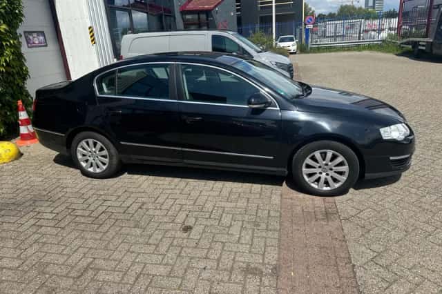 Volkswagen Passat (2006) thumbnail 6