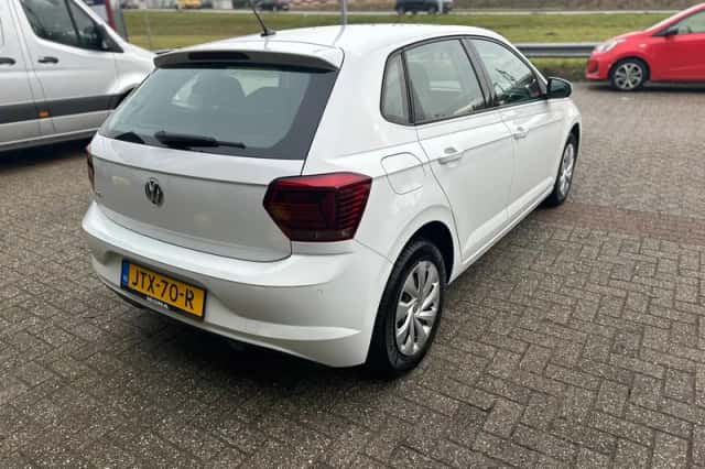 Volkswagen Polo (2018) thumbnail 2