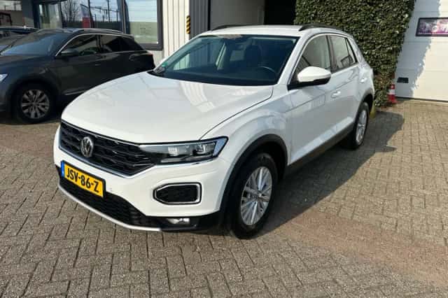 Volkswagen T-Roc (2020) thumbnail 1