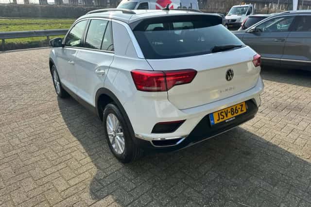 Volkswagen T-Roc (2020) thumbnail 4