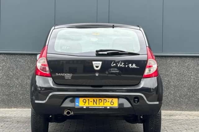 Dacia Sandero (2010) thumbnail 6