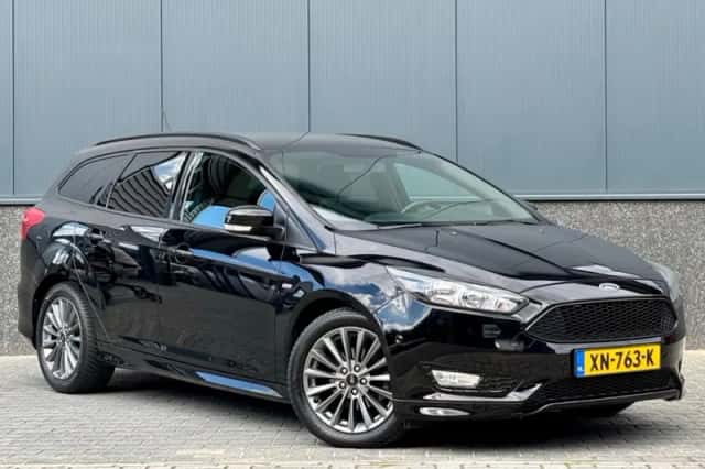 Ford Focus (2018) thumbnail 2