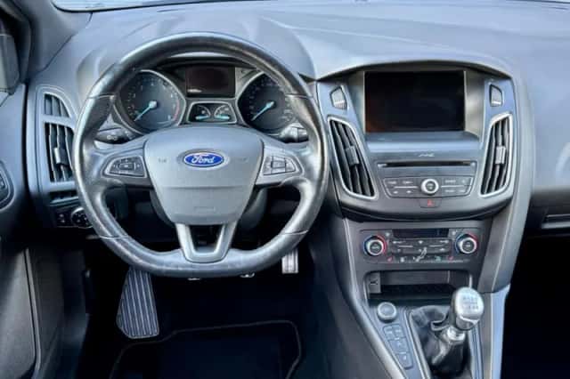 Ford Focus (2018) thumbnail 3