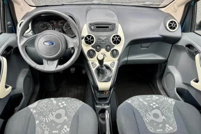 Ford Ka (2010) thumbnail 4