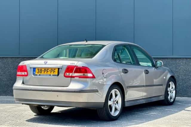 Saab 9-3 (2004) thumbnail 5