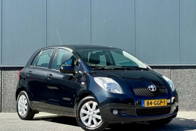 Toyota Yaris (2008) thumbnail 3