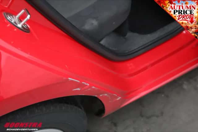Volkswagen Up! (2015) thumbnail 6