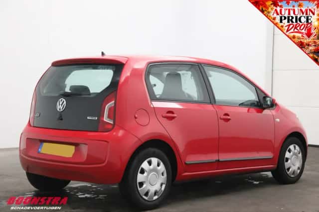 Volkswagen Up! (2015) thumbnail 4
