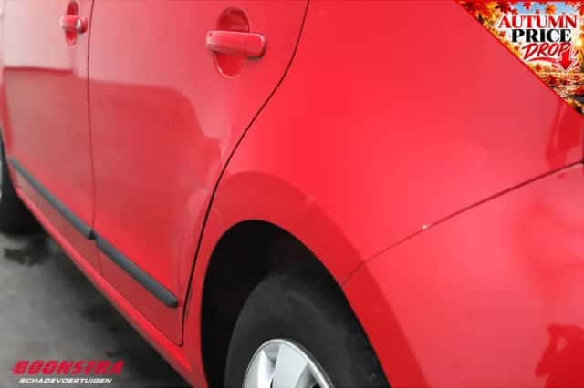 Volkswagen Up! (2015) thumbnail 5