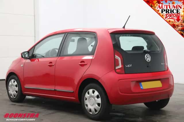 Volkswagen Up! (2015) thumbnail 4