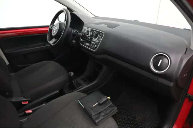 Volkswagen Up! (2013) thumbnail 5