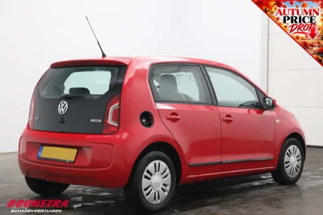 Volkswagen Up! (2015) thumbnail 3