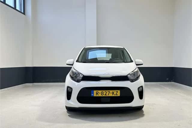 Kia Picanto (2022) thumbnail 3