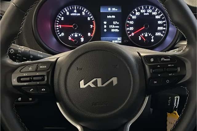 Kia Picanto (2022) thumbnail 4