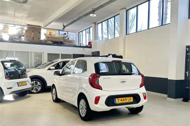 Kia Picanto (2023) thumbnail 6