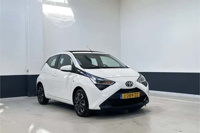 Toyota Aygo (2021) thumbnail 1