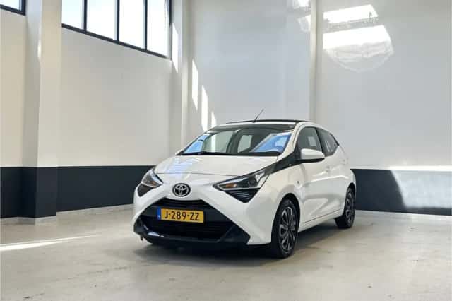 Toyota Aygo (2021) thumbnail 3