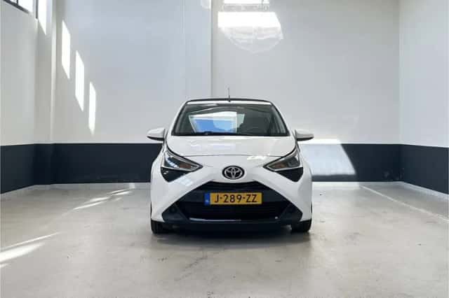 Toyota Aygo (2021) thumbnail 4
