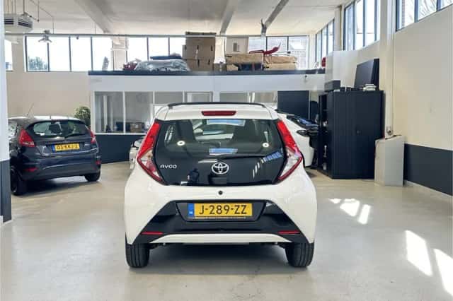 Toyota Aygo (2021) thumbnail 5