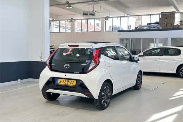 Toyota Aygo (2021) thumbnail 6