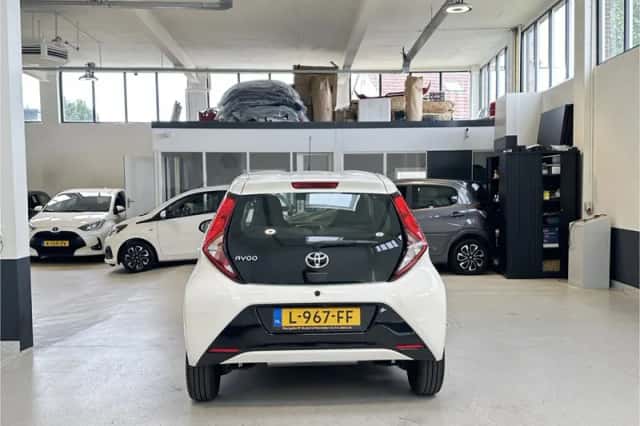 Toyota Aygo (2021) thumbnail 4