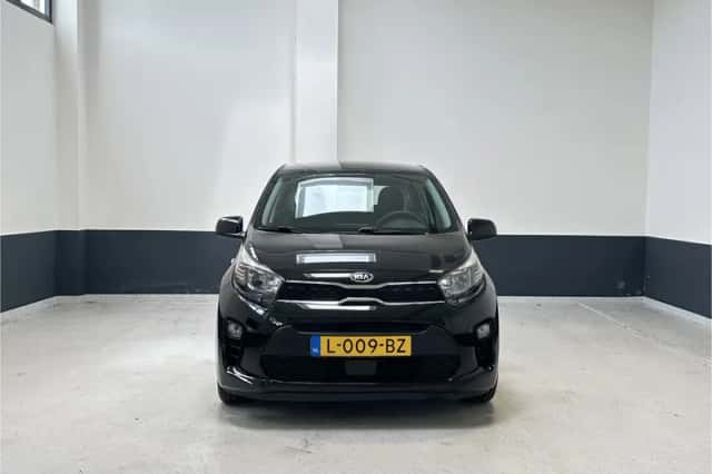 Kia Picanto (2021) thumbnail 3