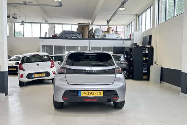Peugeot 208 (2022) thumbnail 4