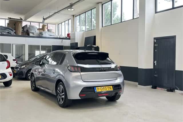Peugeot 208 (2022) thumbnail 5
