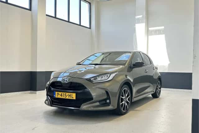 Toyota Yaris (2022) thumbnail 2
