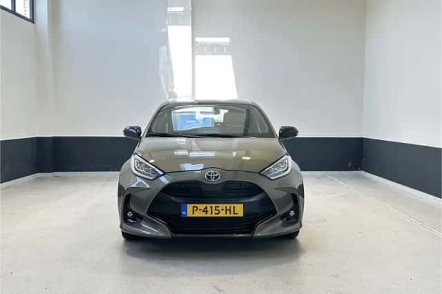 Toyota Yaris (2022) thumbnail 3