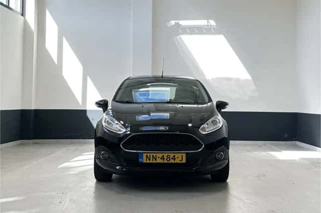 Ford Fiesta (2017) thumbnail 3