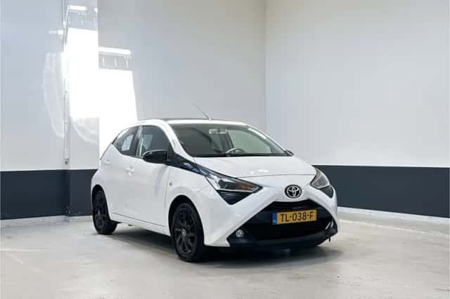 Toyota Aygo (2018) thumbnail 1
