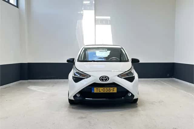 Toyota Aygo (2018) thumbnail 3