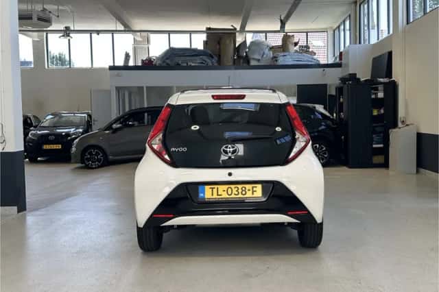 Toyota Aygo (2018) thumbnail 4