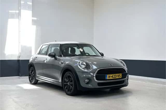 MINI One (2020) thumbnail 1