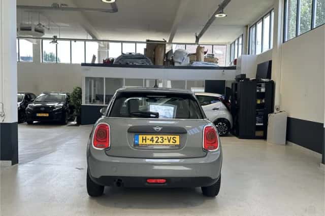 MINI One (2020) thumbnail 4