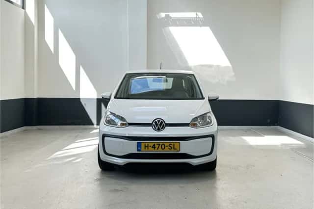 Volkswagen Up! (2020) thumbnail 3