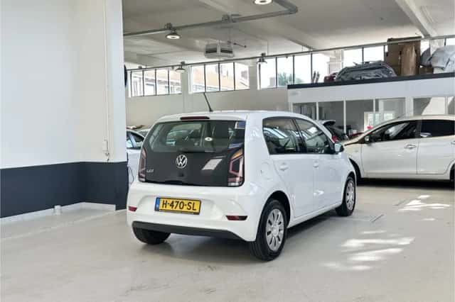 Volkswagen Up! (2020) thumbnail 5