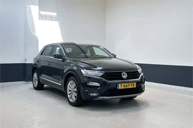 Volkswagen T-Roc (2019) thumbnail 1