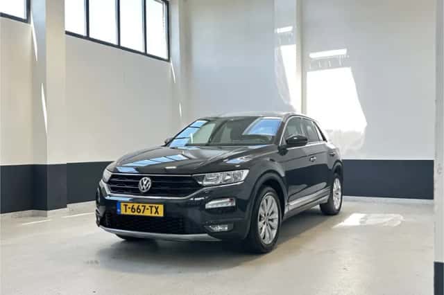 Volkswagen T-Roc (2019) thumbnail 2