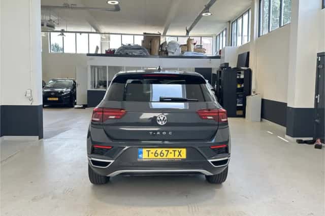 Volkswagen T-Roc (2019) thumbnail 4