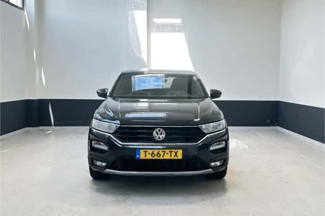 Volkswagen T-Roc (2019) thumbnail 6
