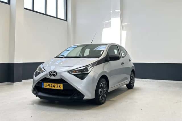 Toyota Aygo (2020) thumbnail 2