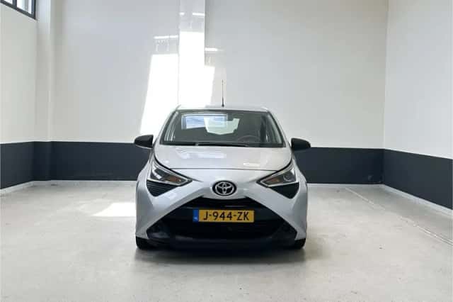 Toyota Aygo (2020) thumbnail 3
