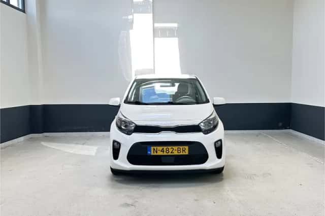 Kia Picanto (2021) thumbnail 3