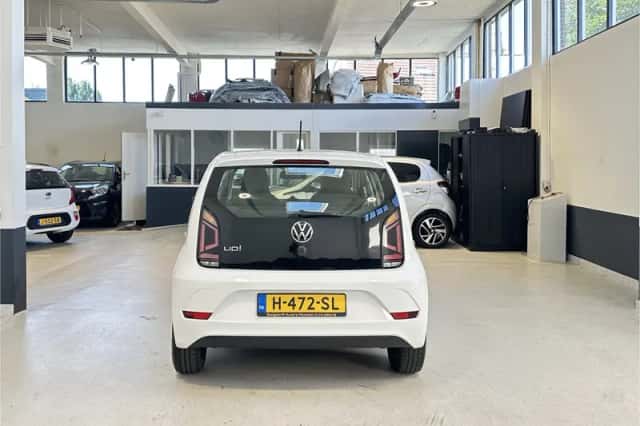 Volkswagen Up! (2020) thumbnail 4