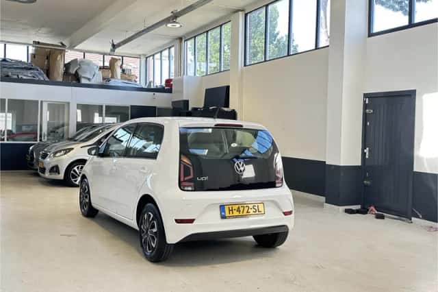 Volkswagen Up! (2020) thumbnail 6